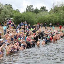 Tradiciniame plaukimo maratone – prizai ne tik greičiausiems