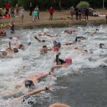 Tradiciniame plaukimo maratone – prizai ne tik greičiausiems