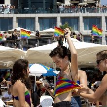 Dešimtys tūkstančių žmonių dalyvavo homoseksualų parade Tel Avive