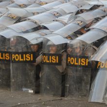Indonezijos sostinėje vyko susirėmimai tarp policijos ir demonstrantų