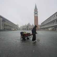 Potvynis Venecijoje: Šv. Morkaus bazilikoje tyvuliuoja vanduo