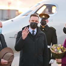 Į Lietuvą atvykusią Estijos prezidentę pasitiko užsienio reikalų ministras