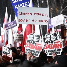 Tūkstančiai lenkų išėjo į demonstraciją prieš D. Tusko vyriausybę