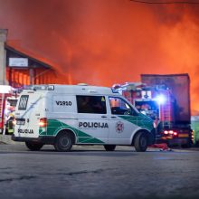 Kilus gaisrui Vilniuje, NVSC rekomenduoja šalia esančioms įstaigoms ugdymą tęsti nuotoliu