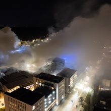 Sinoptikai prognozuoja silpną lietų Vilniuje, tačiau likviduoti gaisro padarinių jis nepadės