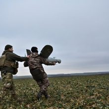 Ukrainos kariuomenė apkaltino Rusijos pajėgas dviejų karo belaisvių nušovimu