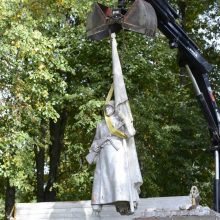 Kaišiadorių rajone nukelti skulptūriniai elementai sovietų kariams