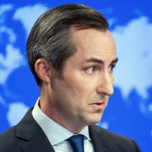JAV įspėjo, kad imsis atsakomųjų veiksmų po Rusijos sprendimo išsiųsti du diplomatus