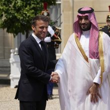 E. Macronas ir Saudo Arabijos faktinis valdovas ragina užbaigti Libano politinį vakuumą