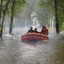 Kinija: liepą dėl stichinių nelaimių žuvo arba dingo 147 žmonės