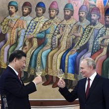 Rusija ir Kinija paskelbė bendrą deklaraciją, kurioje kritikuoja JAV ir NATO