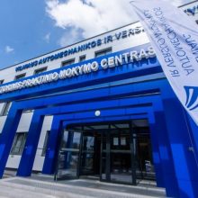 Automechanikos mokykla Vilniuje atidarė atnaujintą mokymo centrą
