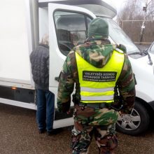 VSAT pareigūnams įkliuvo klastotes pateikę du vairuotojai iš Lenkijos