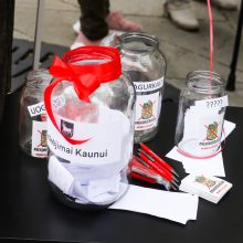 Laisvės alėjoje – ilgas kaimynų stalas ir pasirodymų gausa: Kaunas pradėjo švęsti gimtadienį