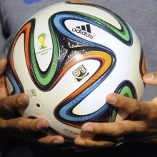 Pristatyta „Brazuca“ - oficialus 2014 FIFA pasaulio futbolo čempionato kamuolys