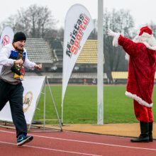 „Naujametinis Ąžuolyno bėgimas“ pranoko lūkesčius – sulaukė 1000 dalyvių