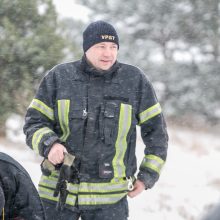 Ugniagesiai perspėja: atsargiai, ledas pavojingas!