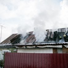 Vilijampolėje ugnis prarijo gyvenamąjį namą