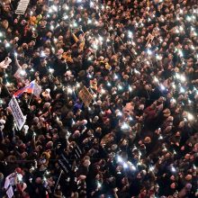 Dešimtys tūkstančių protestuojančių slovakų reikalauja pokyčių vyriausybėje