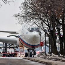 Išvaryti rusų diplomatai grįžo namo, Maskva perspėja nevykti į JK