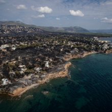 Atėnus po pražūtingų miškų gaisrų užklupo potvynis