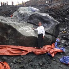 Mianmare rastas milžiniškas milijonų dolerių vertės žadeito luitas 
