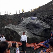 Mianmare rastas milžiniškas milijonų dolerių vertės žadeito luitas 