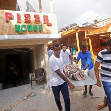 Per išpuolį Somalio restorane žuvo per 30 žmonių