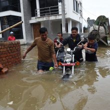 Potvynių ir nuošliaužų Nepale aukų skaičius išaugo iki 58