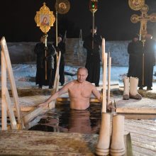 V. Putinas aplankė vienuolyną ir dalyvavo Viešpaties Krikšto šventės maudynėse