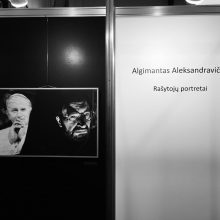 Mugėje – proga išvysti ir A. Aleksandravičiaus rašytojų portretų parodą