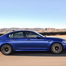 Debiutuoja istoriją keičiantis naujasis „BMW M5“