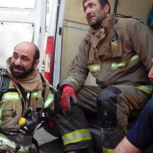 Irane užsiliepsnojo aukštuminis pastatas, žuvo per 30 ugniagesių