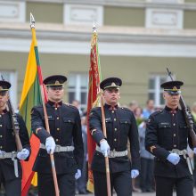 Karo akademijos absolventams suteiktas pirmasis karininko laipsnis