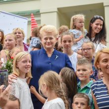 Prezidentė džiaugiasi: Lietuvoje mažėja vaikų namų