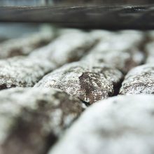 Skanu: „Fazer Lietuva“ kepykloje kepama duona su natūraliu raugu, naudojamos tradicinės receptūros.