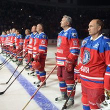 V. Putinas „sugrįžo į žaidimą“ ir švenčia savo 63-iąjį gimtadienį