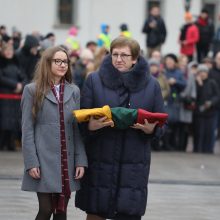 Gedimino pilies bokšte iškelta 2018-ųjų Lietuvos vėliava