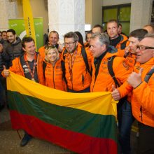 Į Lietuvą grįžęs A. Juknevičius: nepasidavėme dėl nuostabaus lietuvių palaikymo