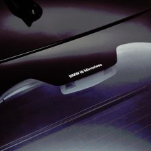 BMW naujienos: nuo milžiniškų ekranų iki lazerinių žibintų