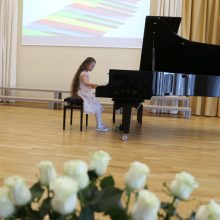 Garliavos meno mokykloje skambėjo išleistuvių melodijos