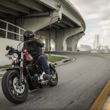 Naujieji „Harley-Davidson“ modeliai: nostalgijos ir galios jungtis