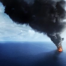 Specialiai filmui „Liepsnojantis horizontas“ pastatyta naftos platforma