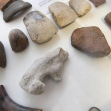 Moteris, įkūrusi akmenų muziejų, tiki, kad jie gyvi