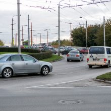 Automobilių spūstys vis labiau dusina Kauną