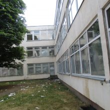 Aukcionuose nesėkmingai pardavinėta Kauno Vydūno mokykla panašėja į vaiduoklį