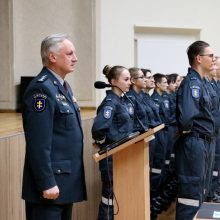 Iškilmingai prisiekė Lietuvos policijos mokyklos kursantai