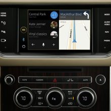 „Jaguar Land Rover“ diegia programėlių valdiklį „justDrive“
