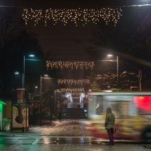 Kaunas puošiasi: sužibo keli kilometrai girliandų ir tūkstančiai dekoracijų