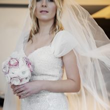 Lietuvaitės išbandė garsiausių pasaulio nuotakų vestuvinius įvaizdžius 